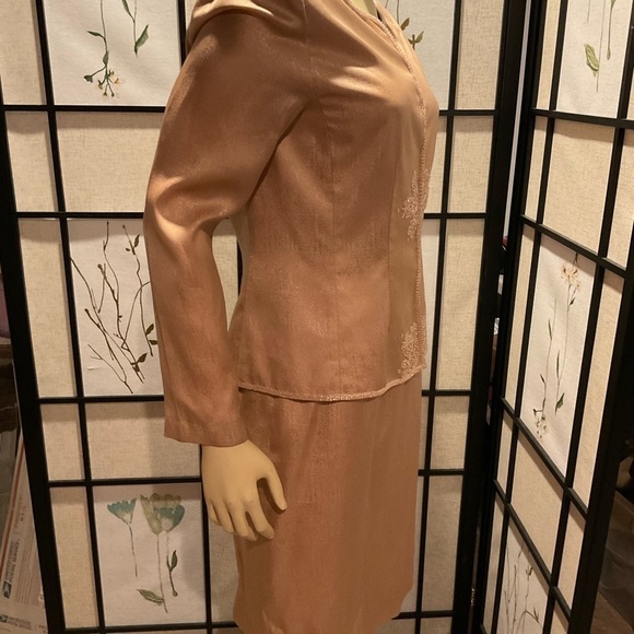 ADRIANNA Papell 100% Silk Two Pc Dress with Beaded Trim - Picture 8 of 11